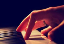 麦卡利斯特:梅西是世界最佳,他不在的时候我们必须更强大.